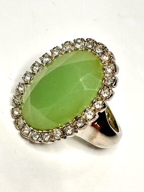 🦋2/25$ Vintage Avon Pacific Opalesque Ring: Green Faceted Stone